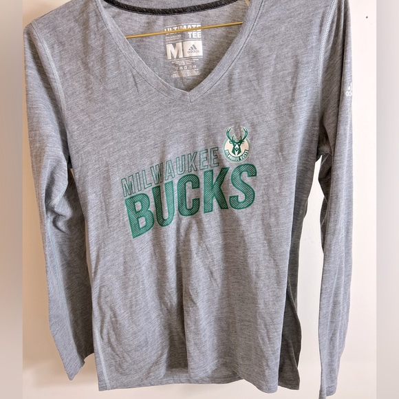 Long Sleeve Milwaukee Bucks T-Shirt - Picture 1 of 7